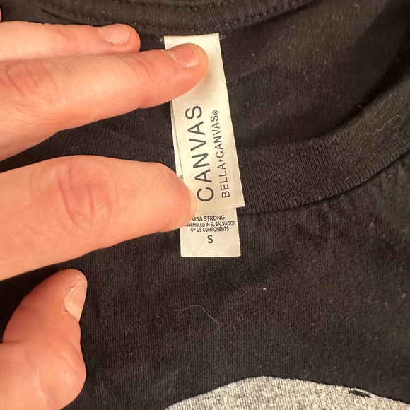 Small cropped Riley Downing tshirt - Picture 2 of 2